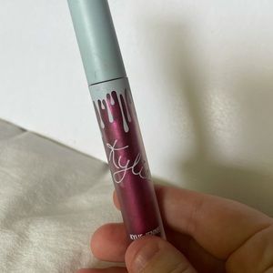 Kylie Cosmetics Metal Gloss in Sleigh My Name